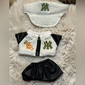 Labubu clothes & accessories- NY Outfit Set w working zipper, Leather like short